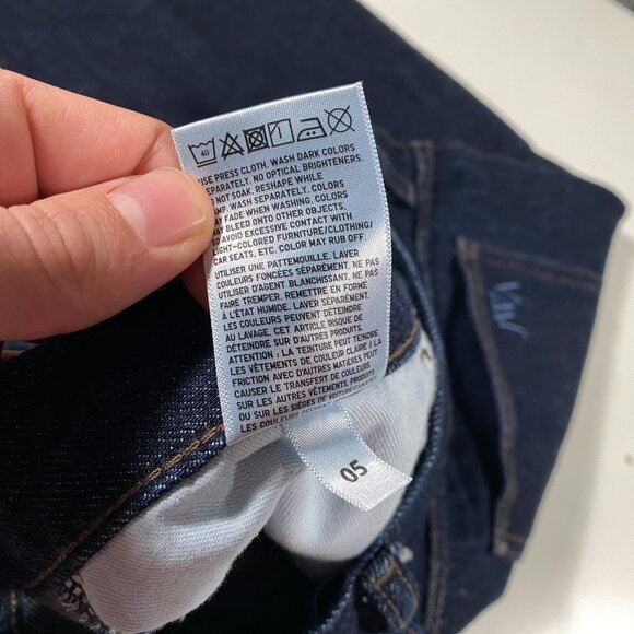 Uniqlo x J.W.Anderson Dark Wash Relaxed Fit Cropped Jeans men's size 33x27 - Picture 6 of 10